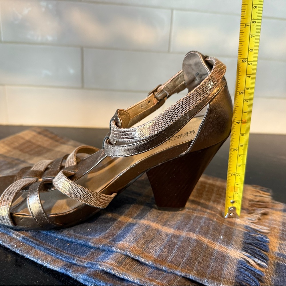 Kenneth Cole Reaction Brown Sandals Gladiator Style - Picture 3 of 5